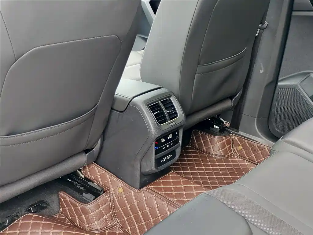 Volkswagen Tayron 2021 280TSI 2WD Luxury Smart Connect фото 9
