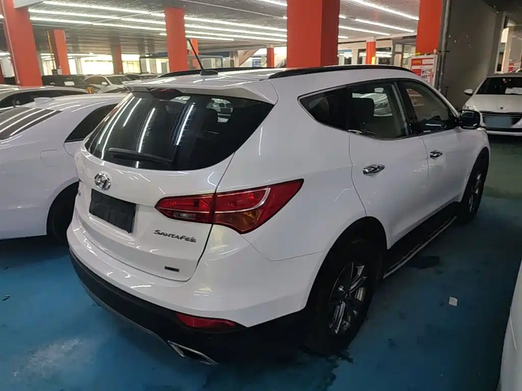 Hyundai Santa Fe 2015 2.4L Automatic 4WD Smart 5-seater фото 7