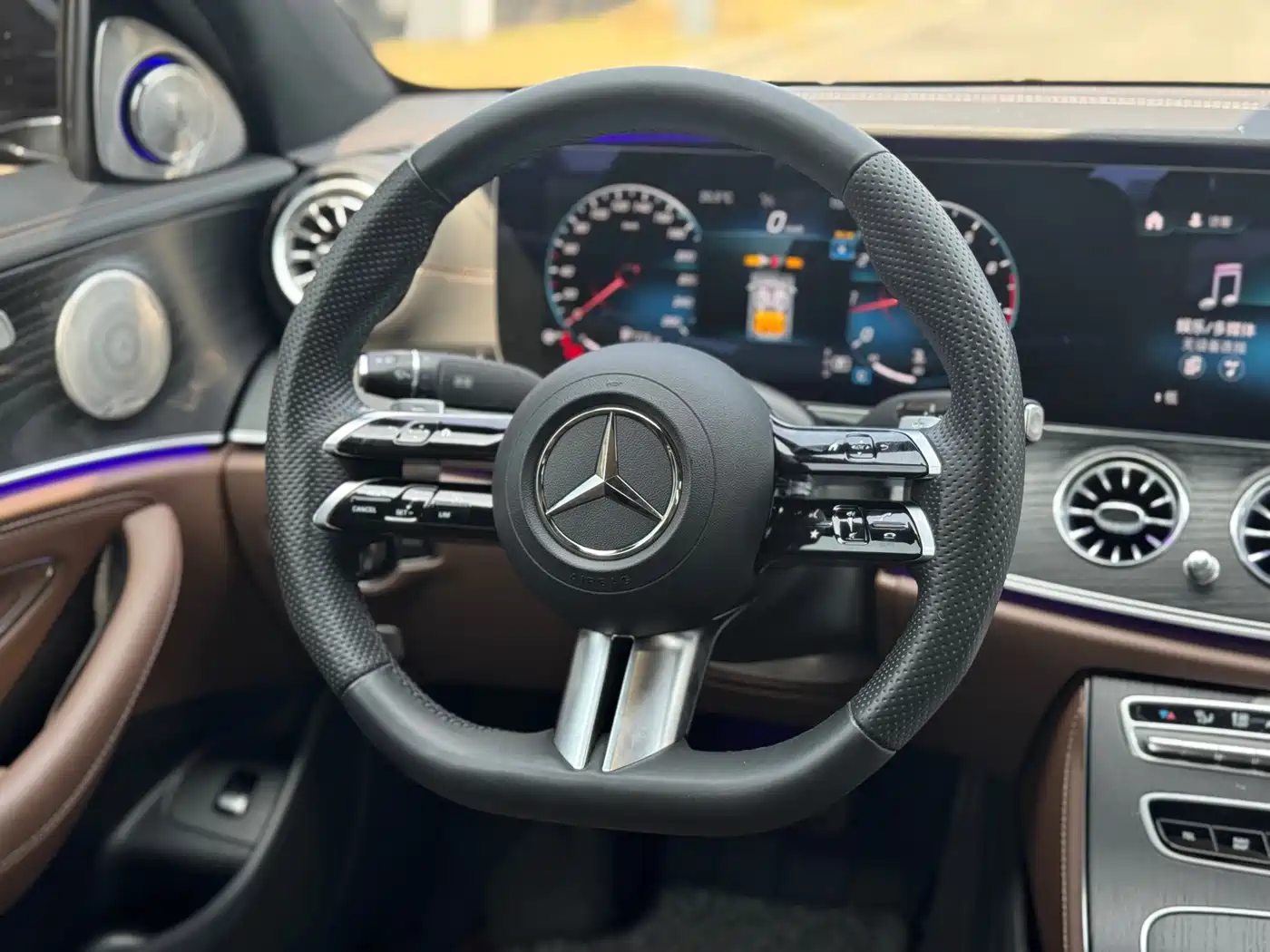 Mercedes-Benz E-Class 2023 Facelift E 300 L Sport Fashion фото 21