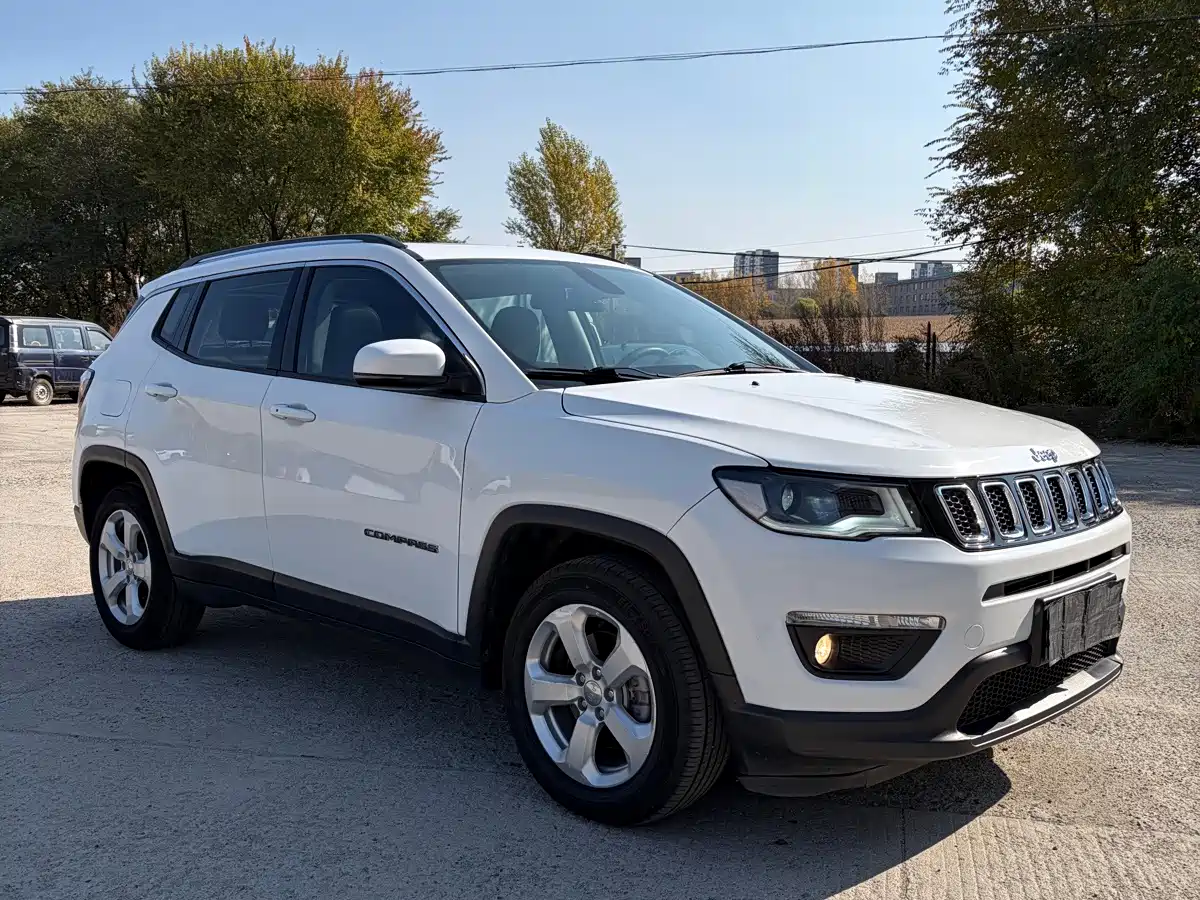 Фото 3 - Jeep Compass