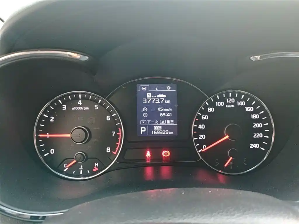 Kia K3 2015 1.6L Automatic GLS фото 12