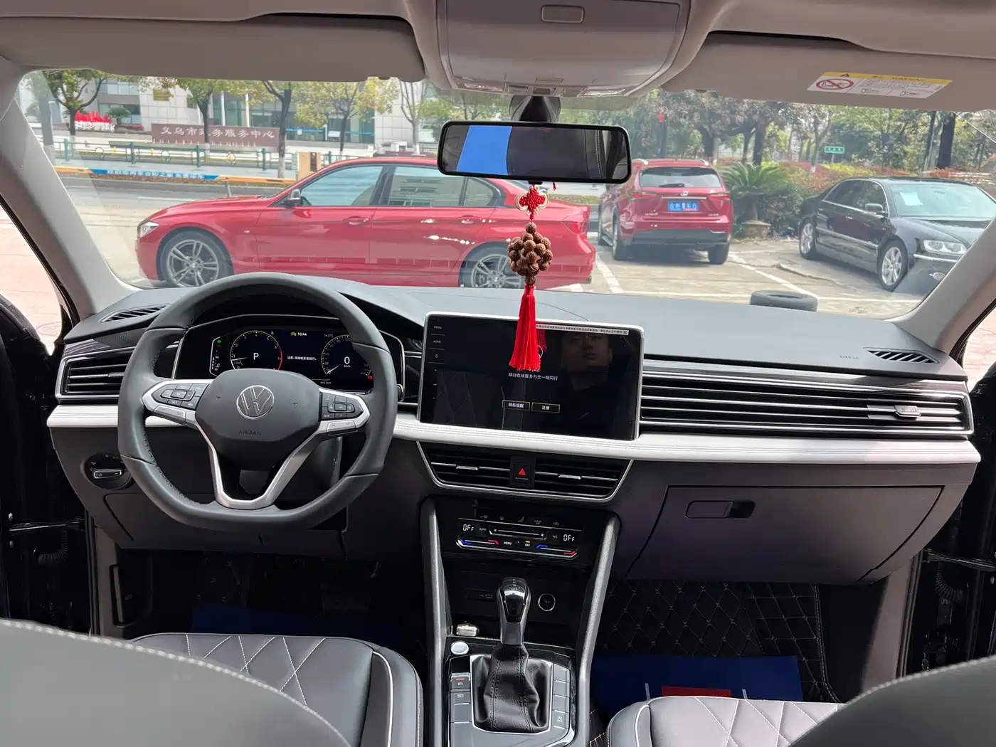 Volkswagen Tiguan L 2025 Model 300TSI Auto 2WD Dragon Edition фото 19