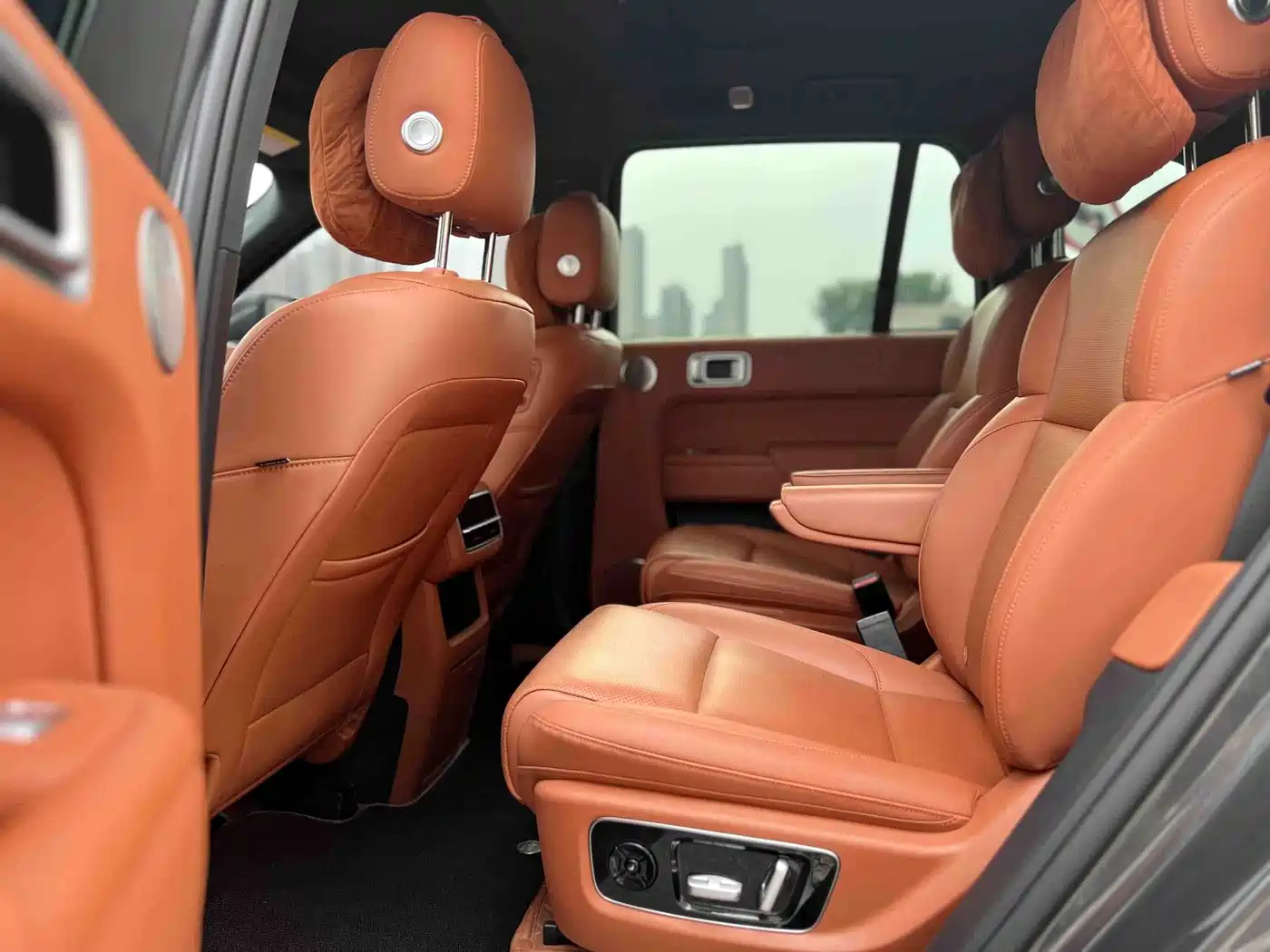 صورة 10 - Li Auto Li L8