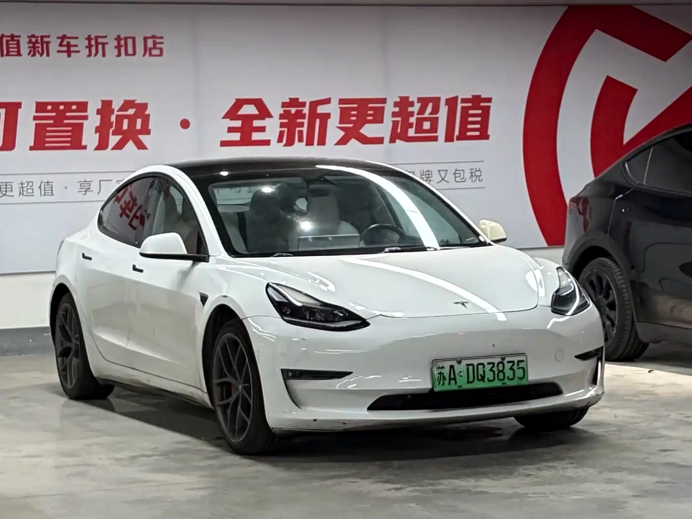 Фото 2 - Tesla Model 3
