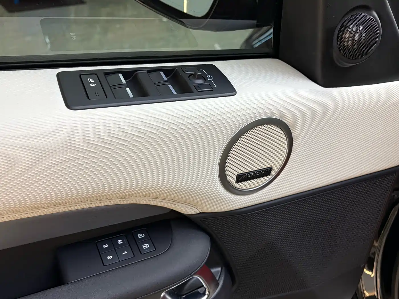 Land Rover Discovery 2024 2024 360PS Dynamic SE