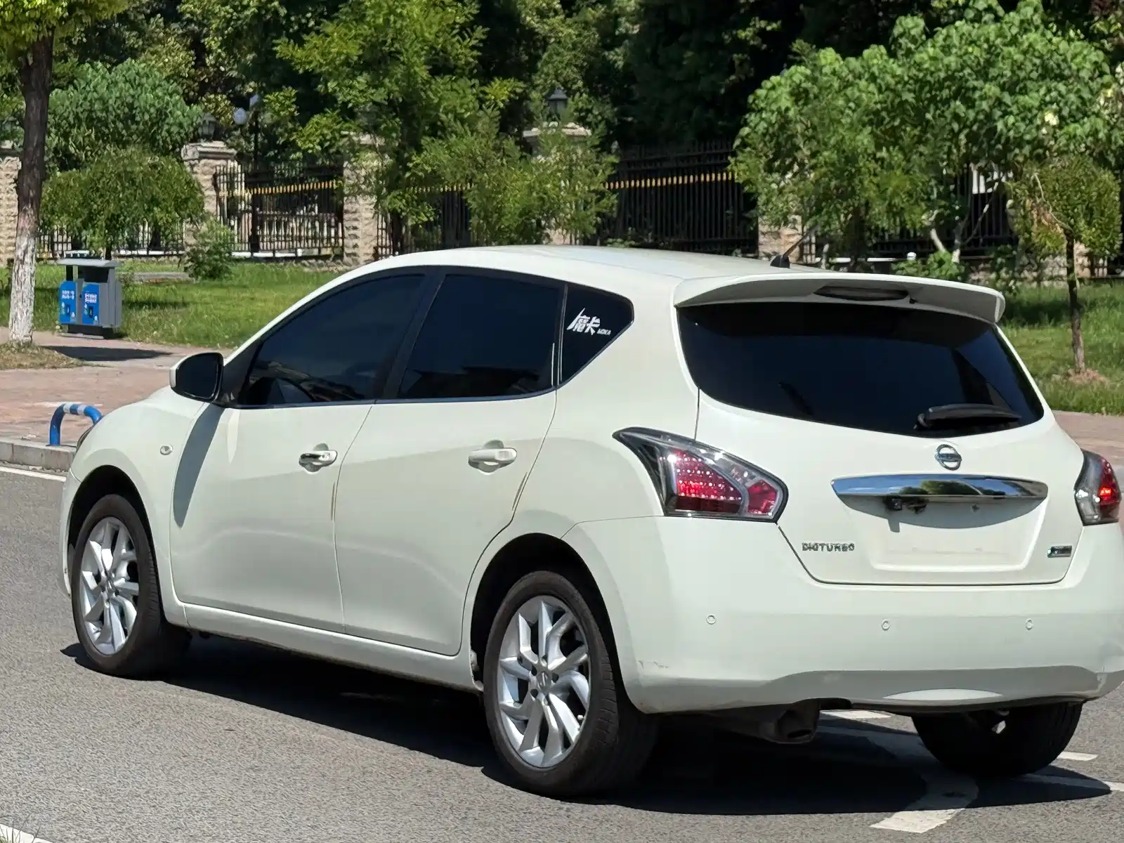 Photo 12 - Nissan Tiida