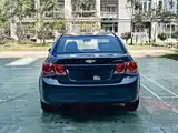 Photo 5 - Chevrolet Cruze
