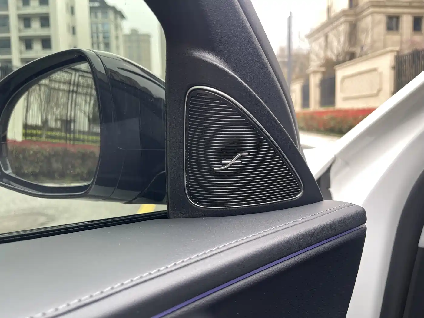 MERCEDES-BENZ E-CLASS (IMPORTED)