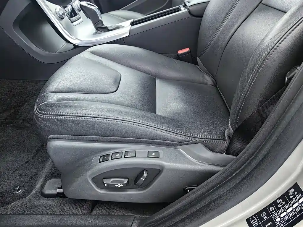 Фото 20 - Volvo V60