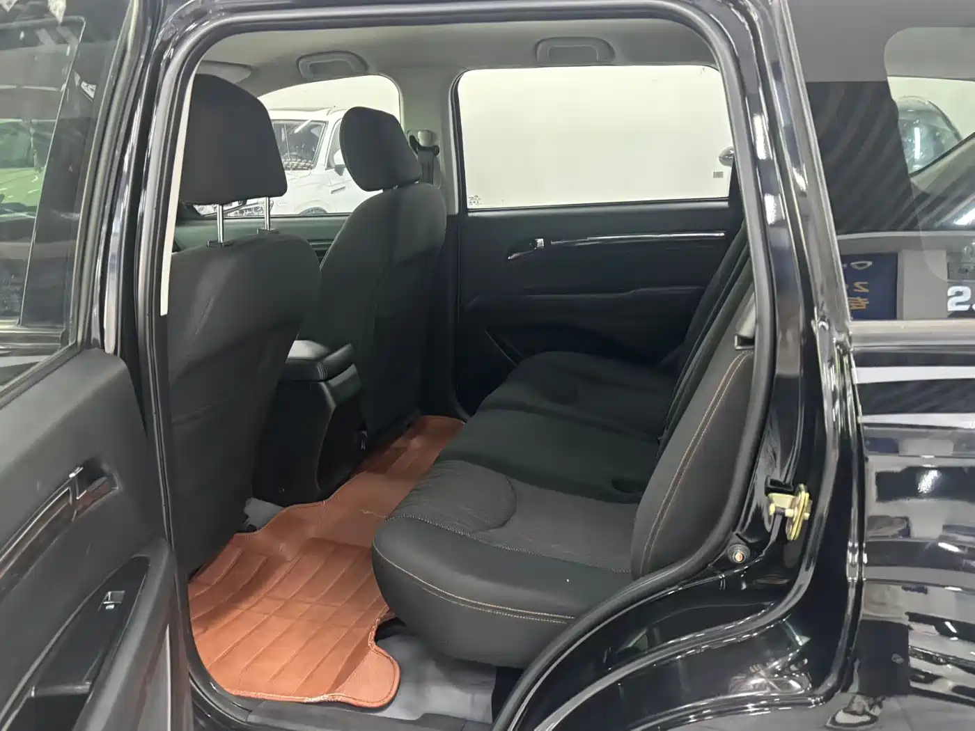 Landwind X8 2016 2015 Explorer Edition 2.0T Diesel 4X2 Luxury