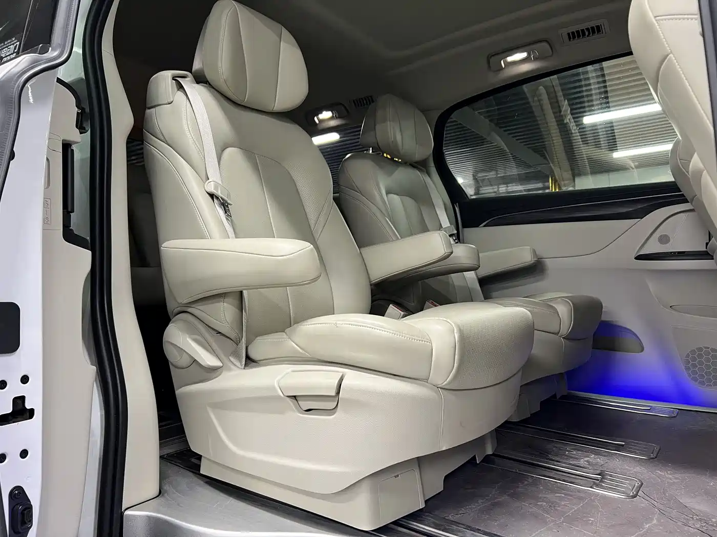 Buick GL8 2023 ES Landmaster Comfort фото 10