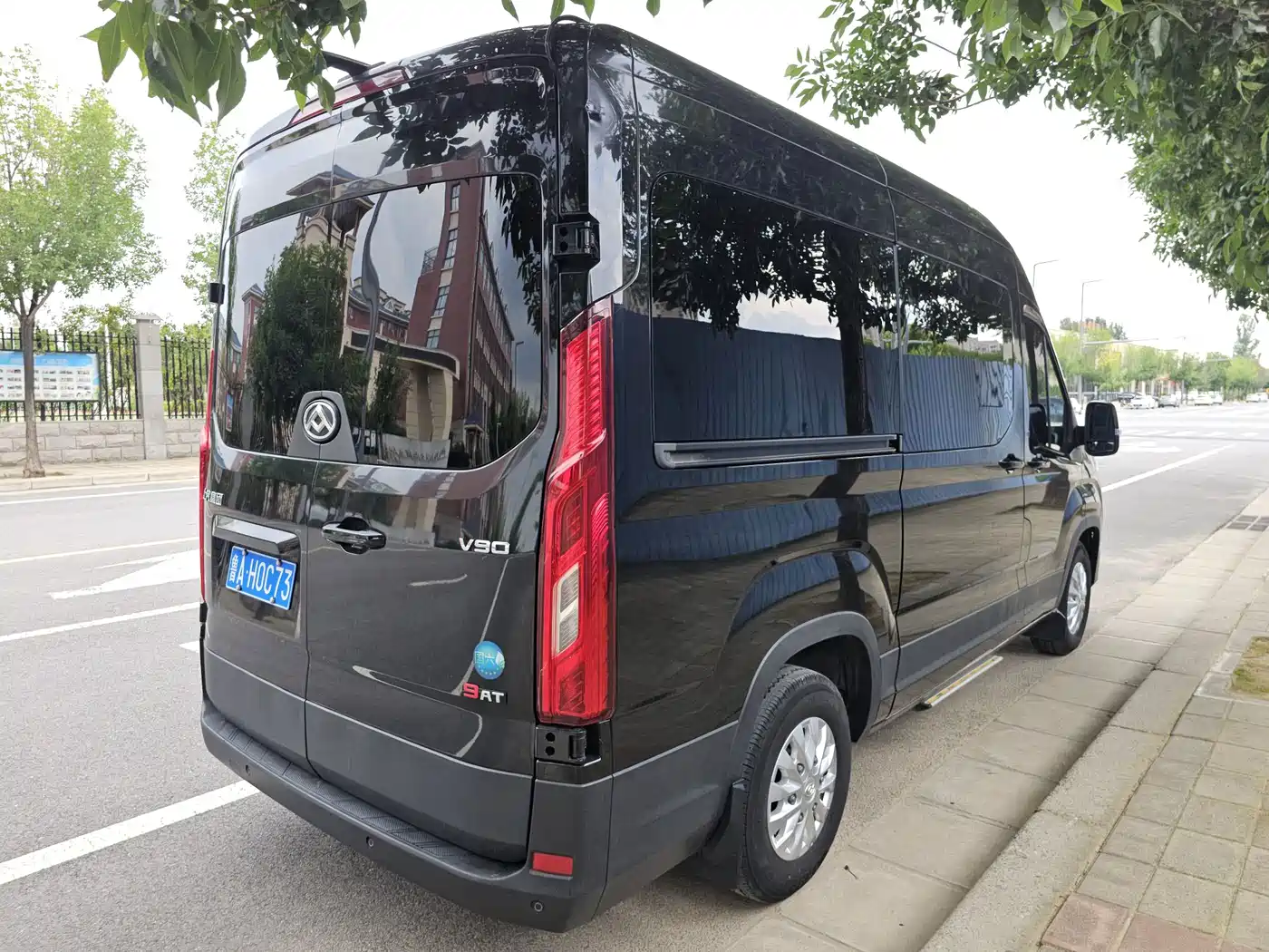 SAIC Maxus Xintu V90 2025 2024 Zhijie 2.0T Automatic FWD Long Wheelbase High Roof Single Rear Tire 6/7-Seater