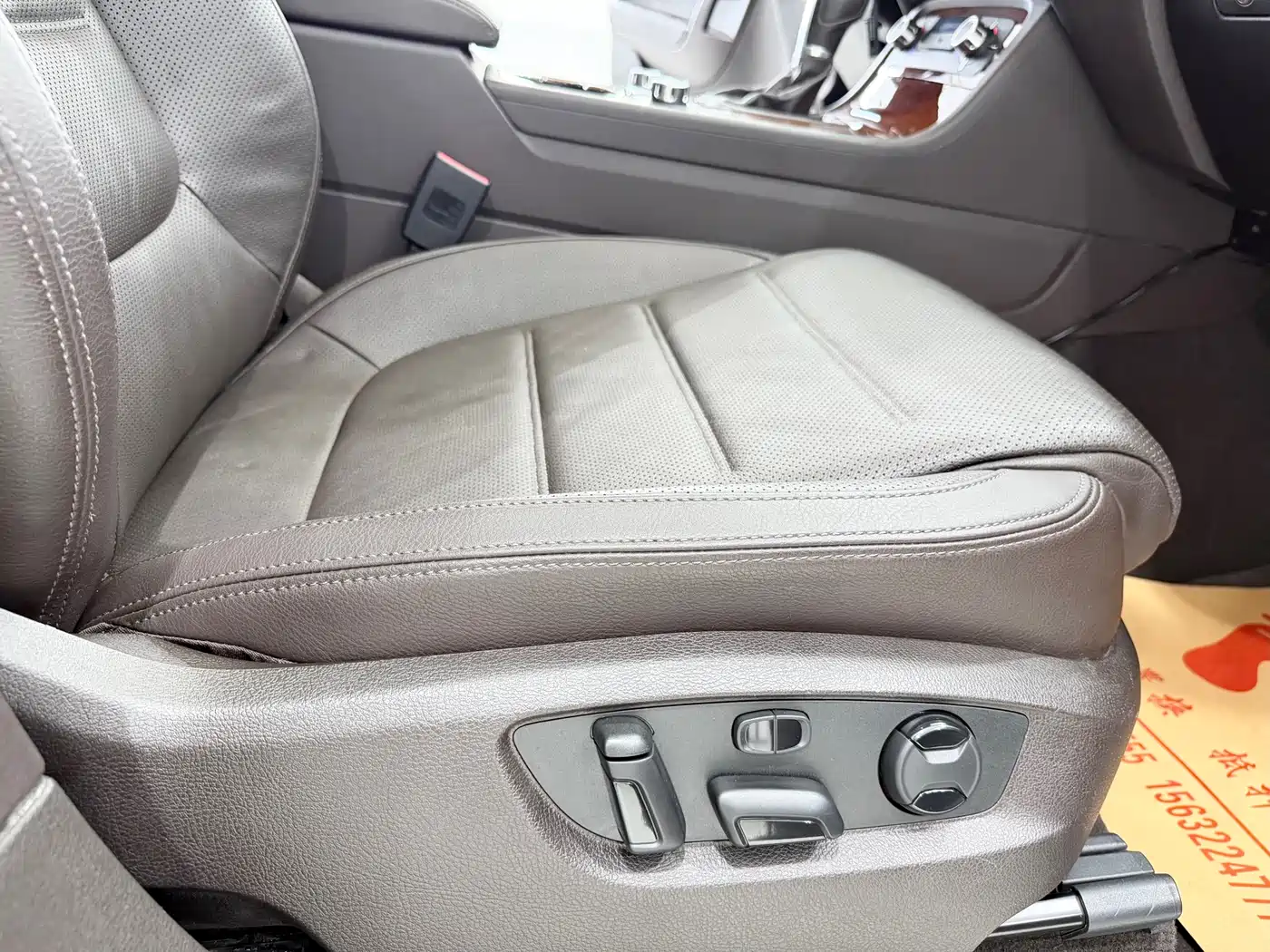 Volkswagen Touareg 2011 3.0TSI Comfort фото 12
