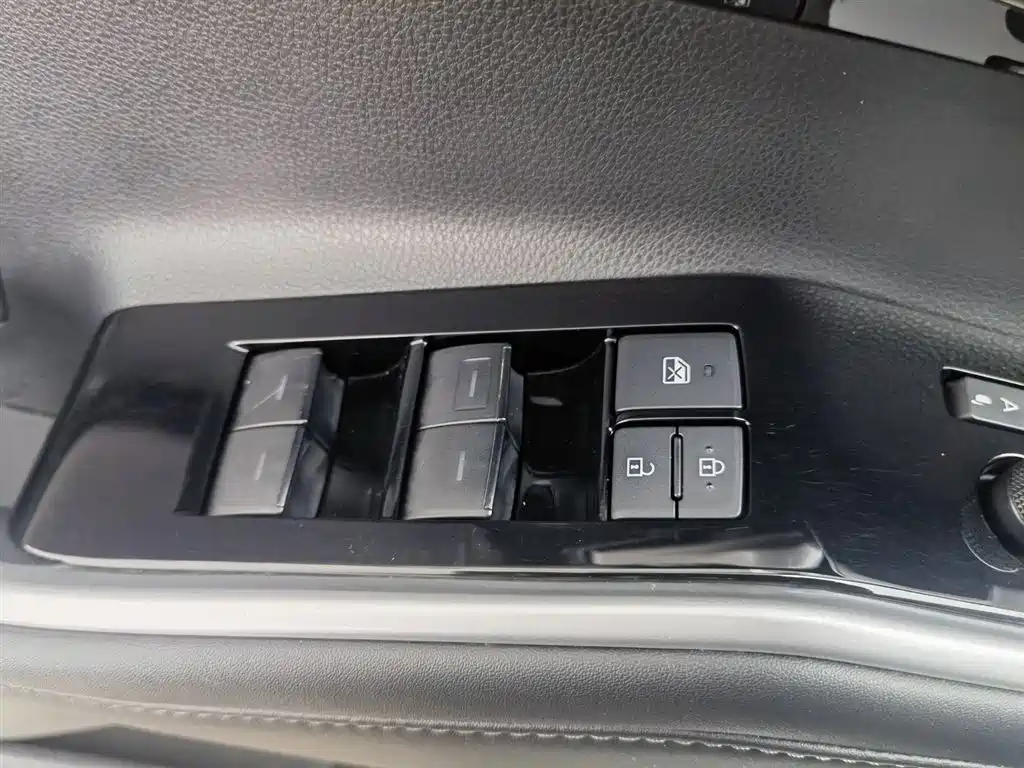 Toyota Highlander 2022 Model Dual Engine 2.5L 4WD Premium Edition 7-Seater фото 9