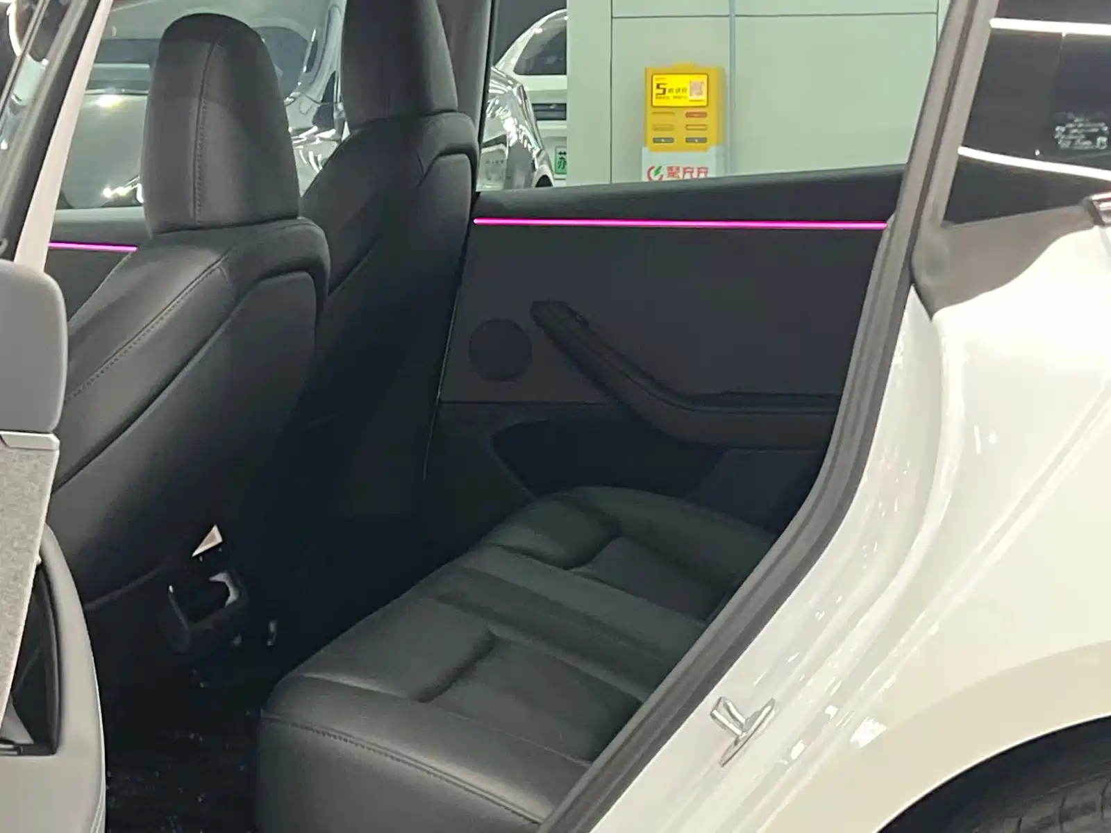 Фото 6 - Tesla Model 3