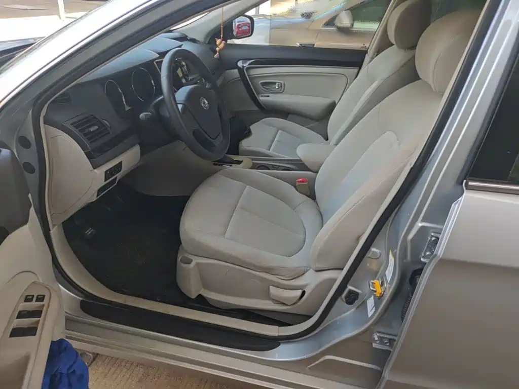 Dongfeng Aeolus Dongfeng Fengshen A60 2016 2016 1.6L Automatic Luxury