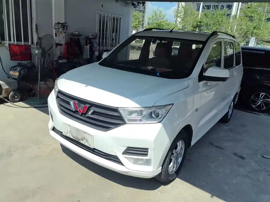 Wuling Motors Wuling Hongguang 2019 — пригон из Китая