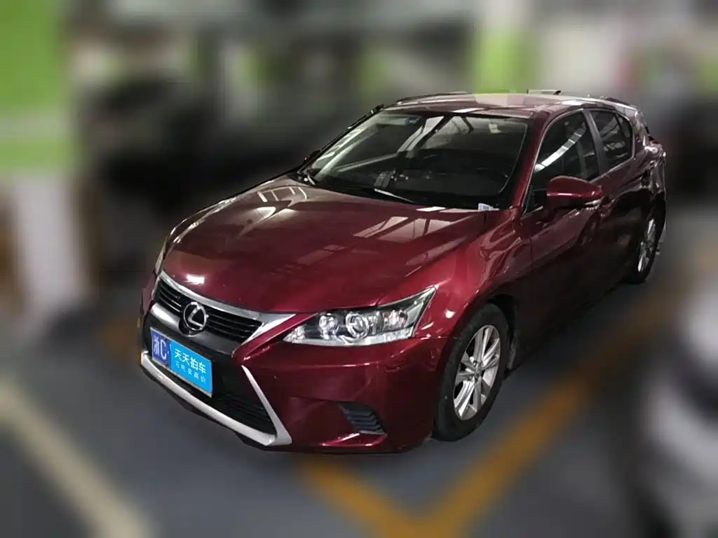 Фото 1 - Lexus CT