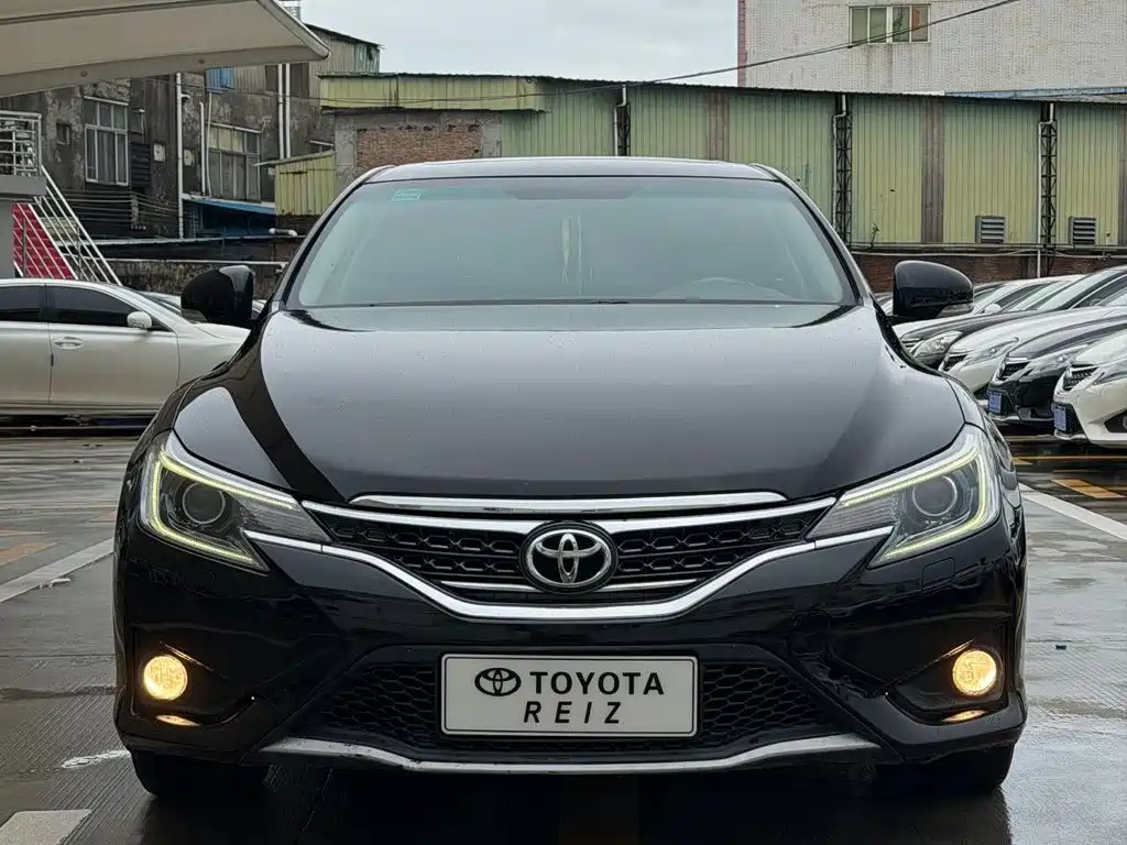Toyota Reiz 2016 2013 2.5V Premium Edition