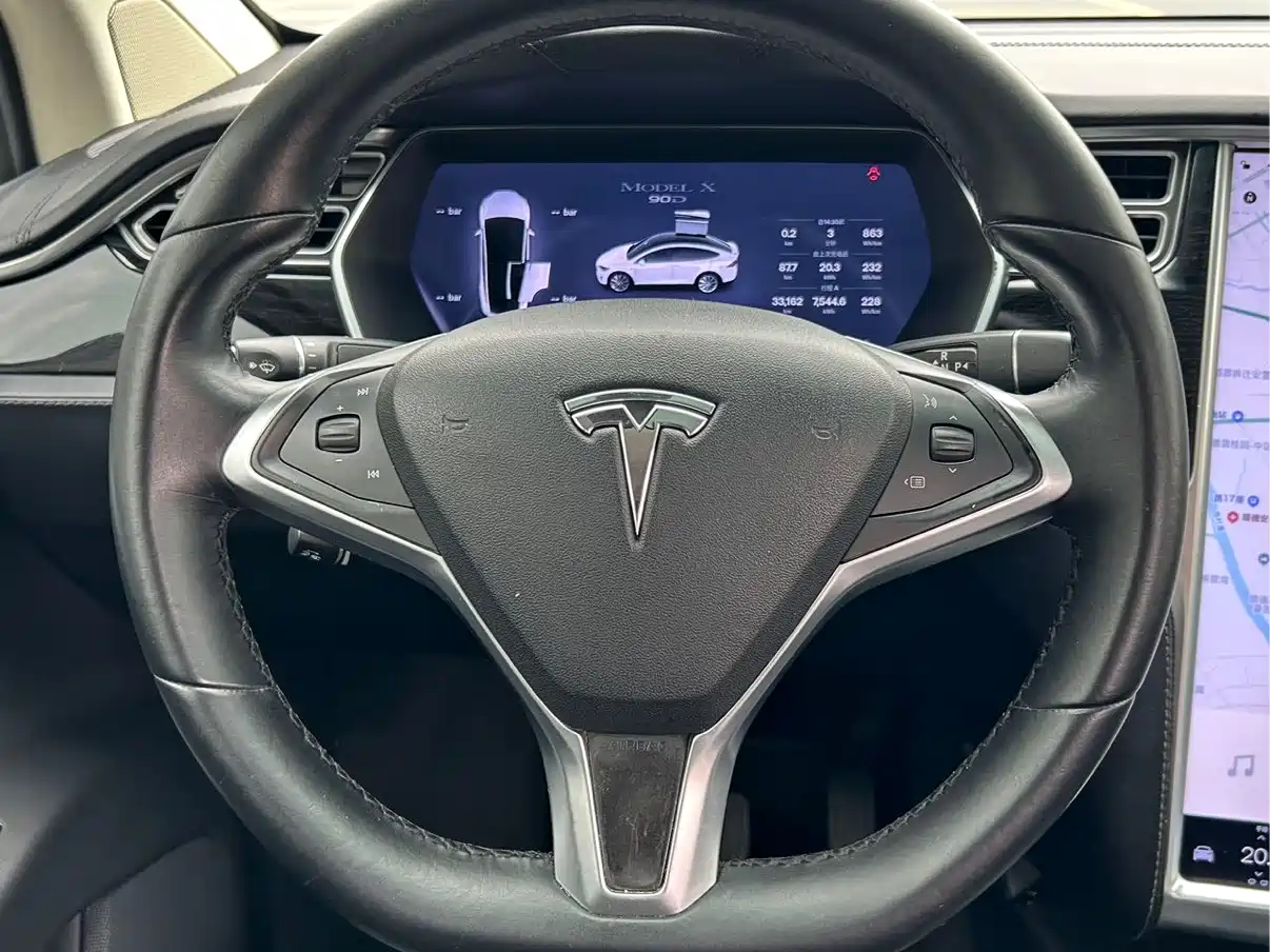 TESLA MODEL X
