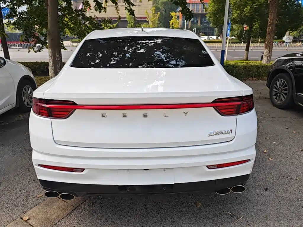 Фото 6 - Geely Preface