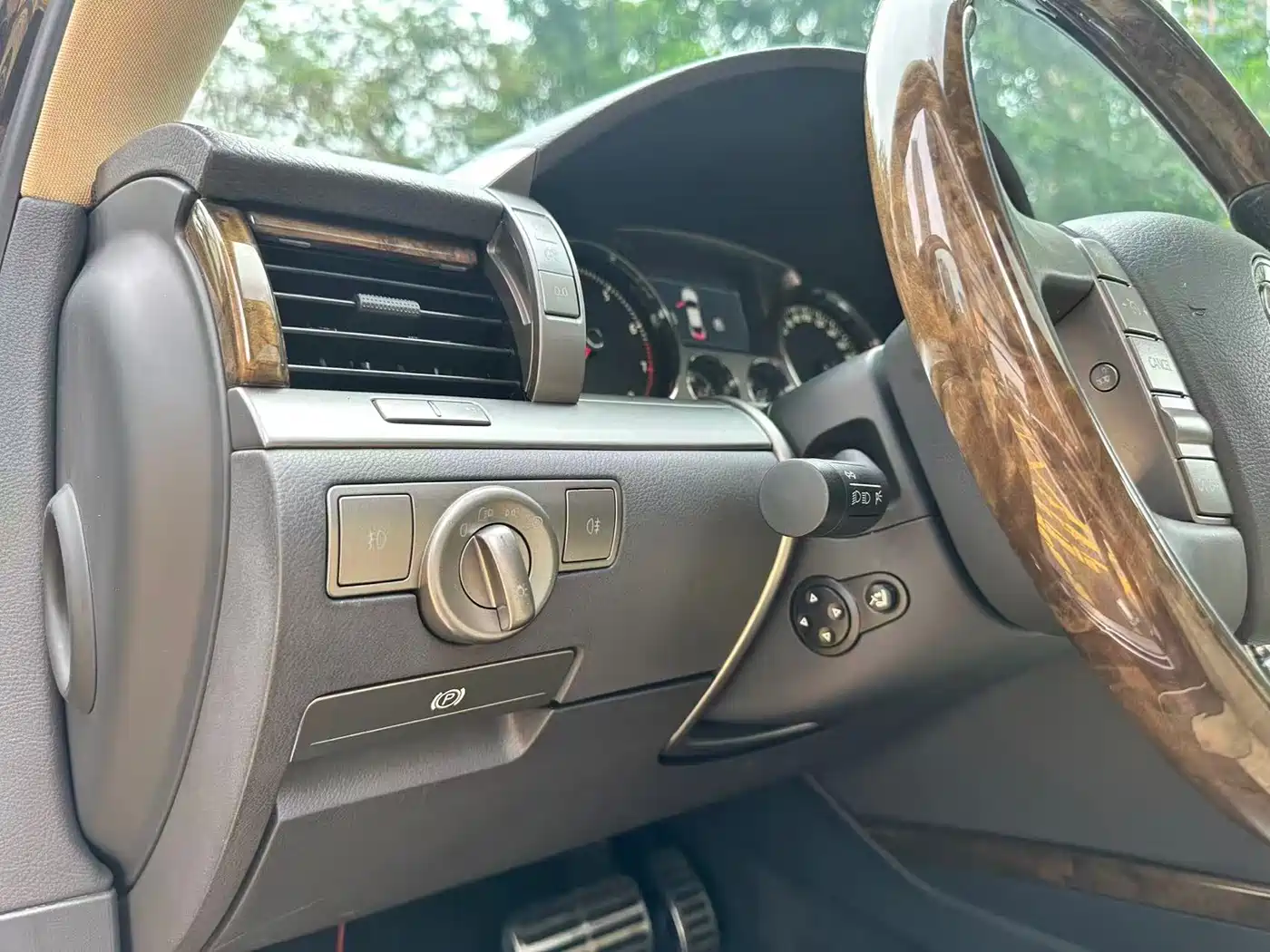 Volkswagen Phaeton 2012 3.0L Elite Custom фото 15