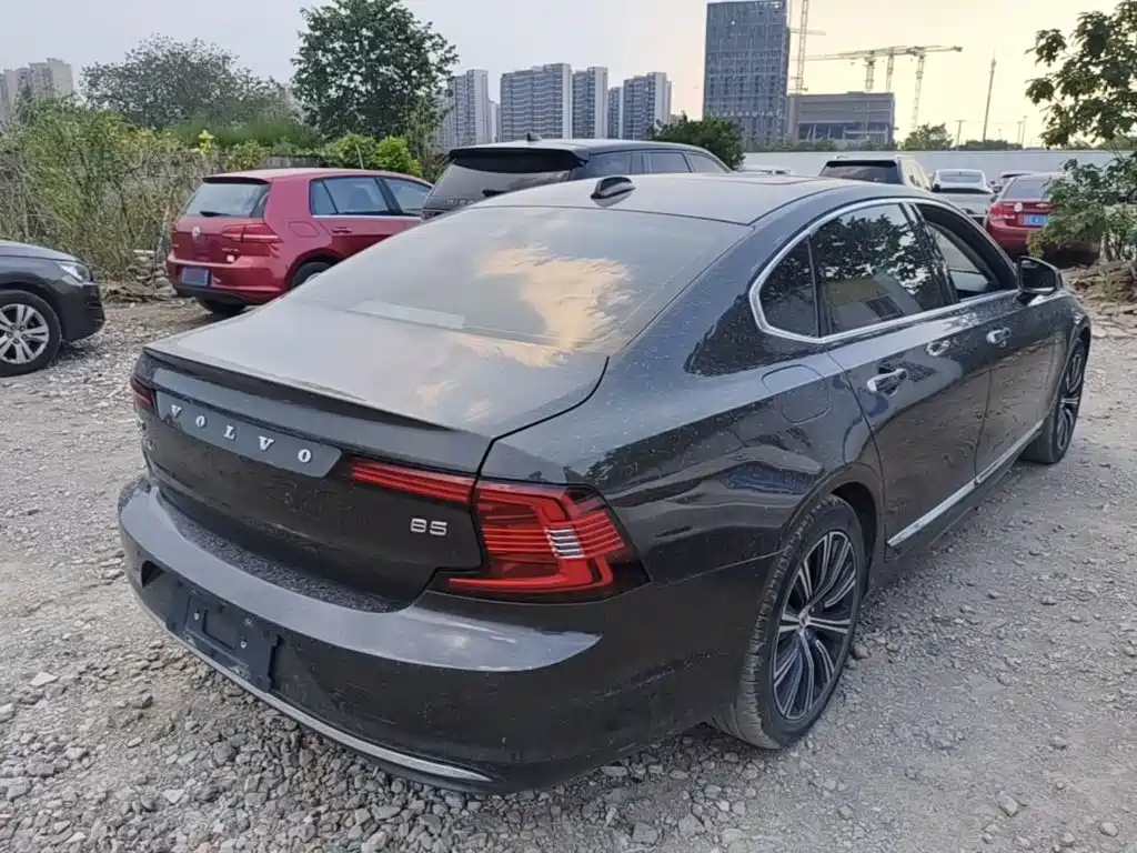 Photo 7 - Volvo S90
