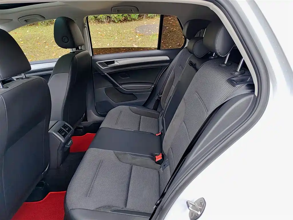 Volkswagen Golf 2020 280TSI DSG Comfort фото 8