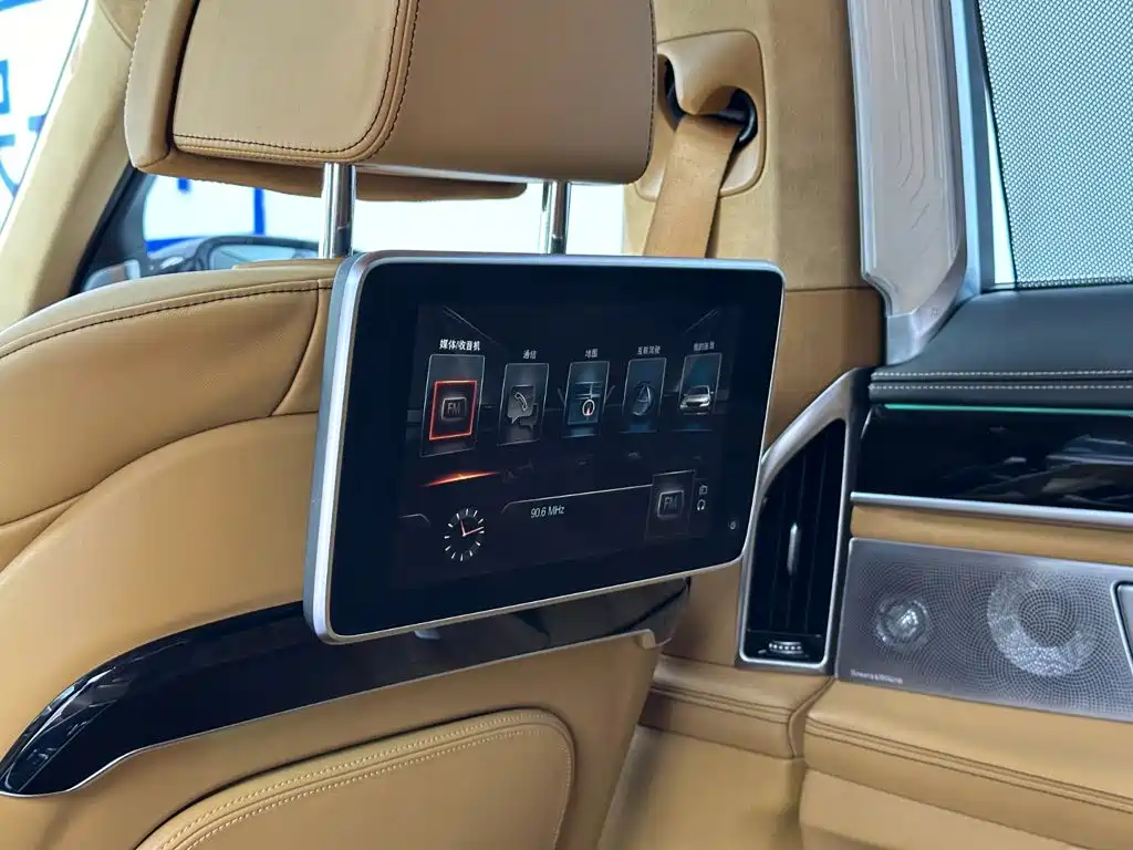 Фото 33 - BMW 7 Series