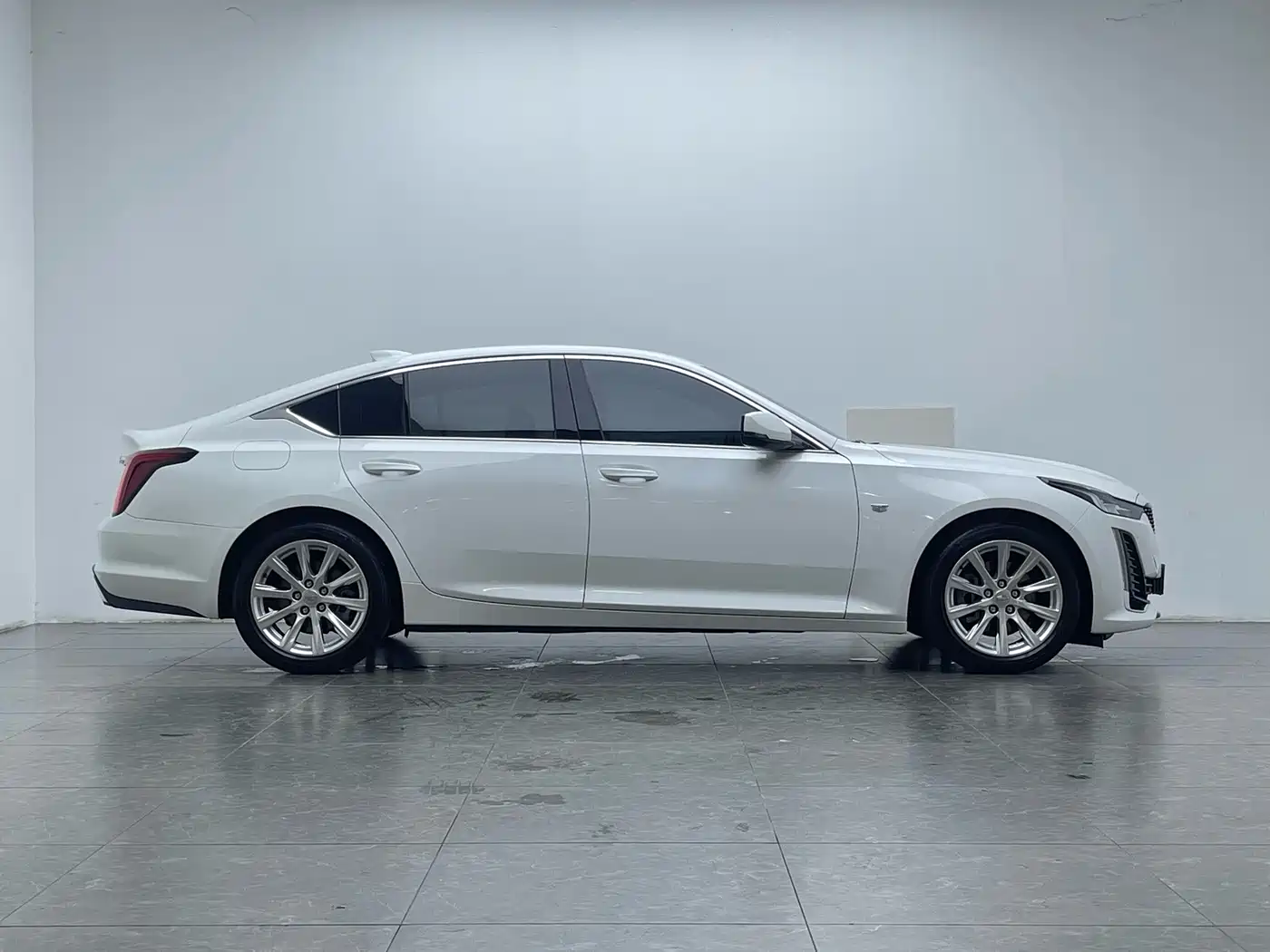 Фото 7 - Cadillac CT5