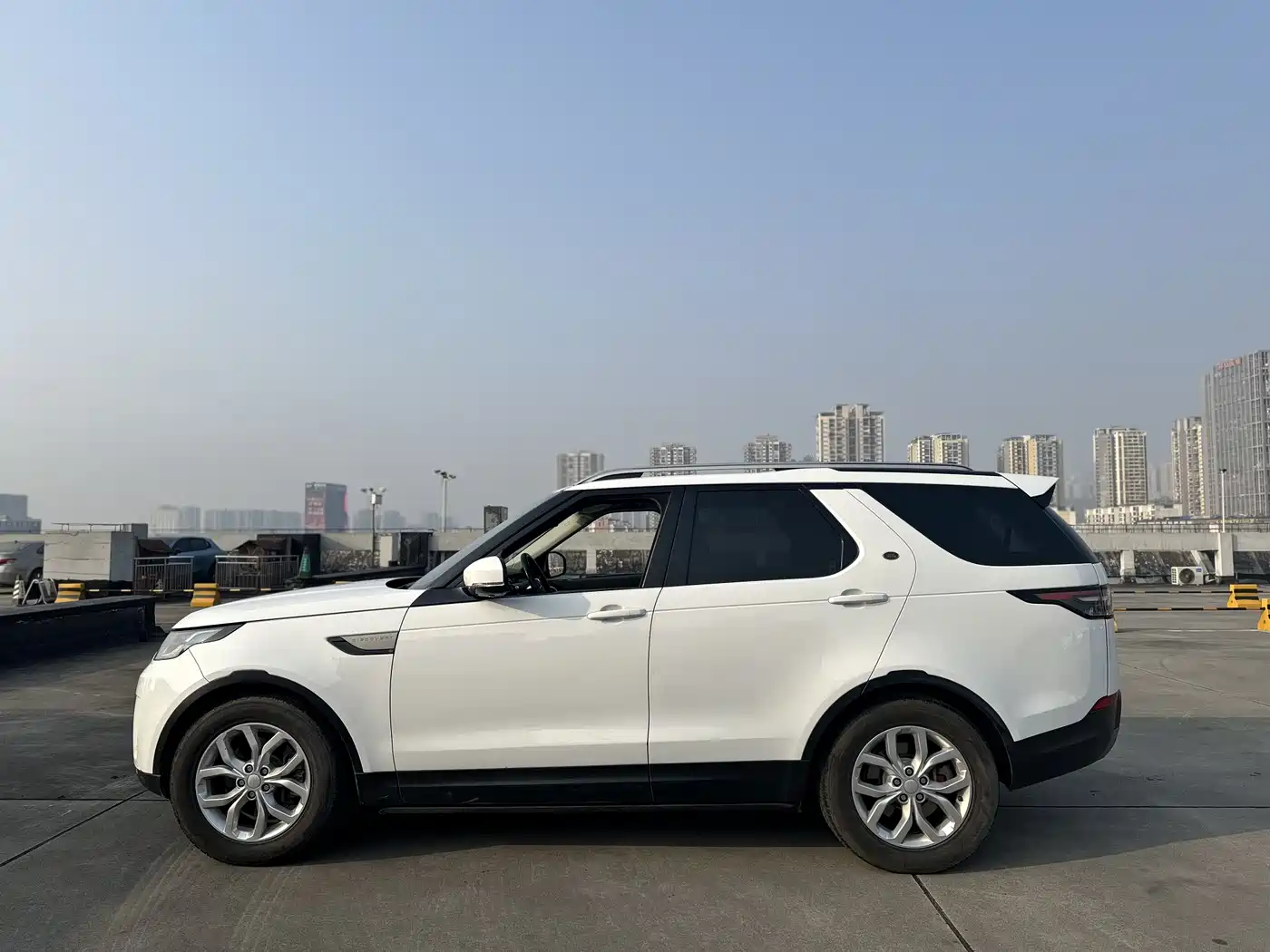 Land Rover Discovery 2017 3.0 SC V6 SE фото 7