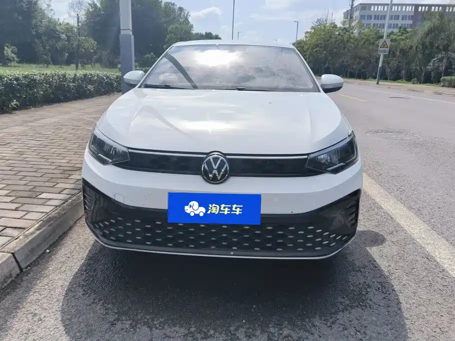 Photo 2 - Volkswagen Lavida