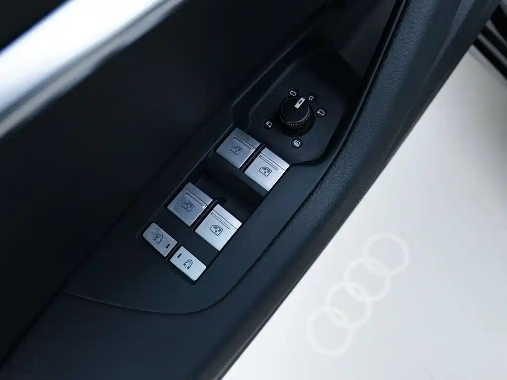 Photo 23 - Audi A6L