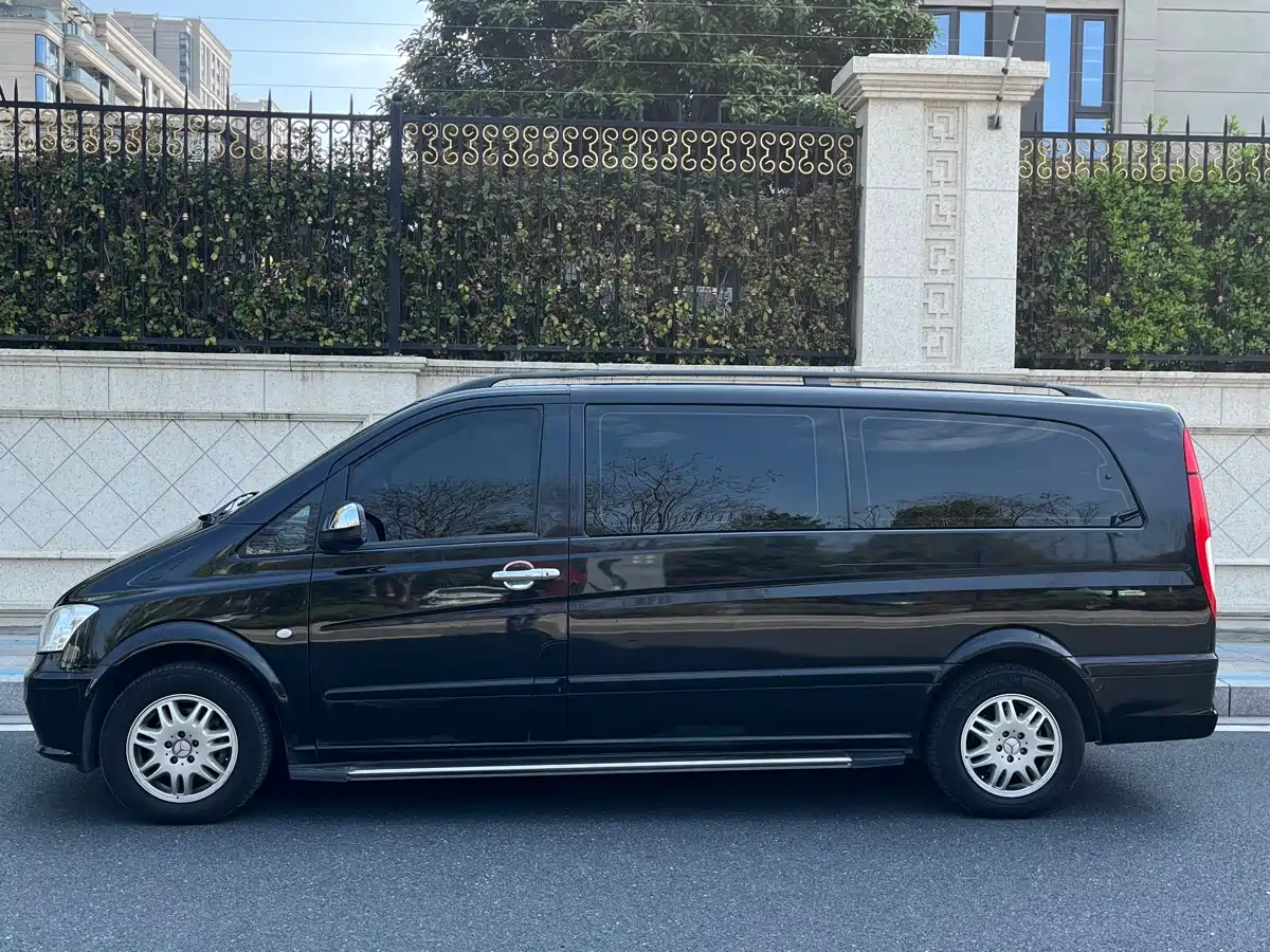 Mercedes-Benz Vito 2013 Model 3.0L Elite Edition фото 5