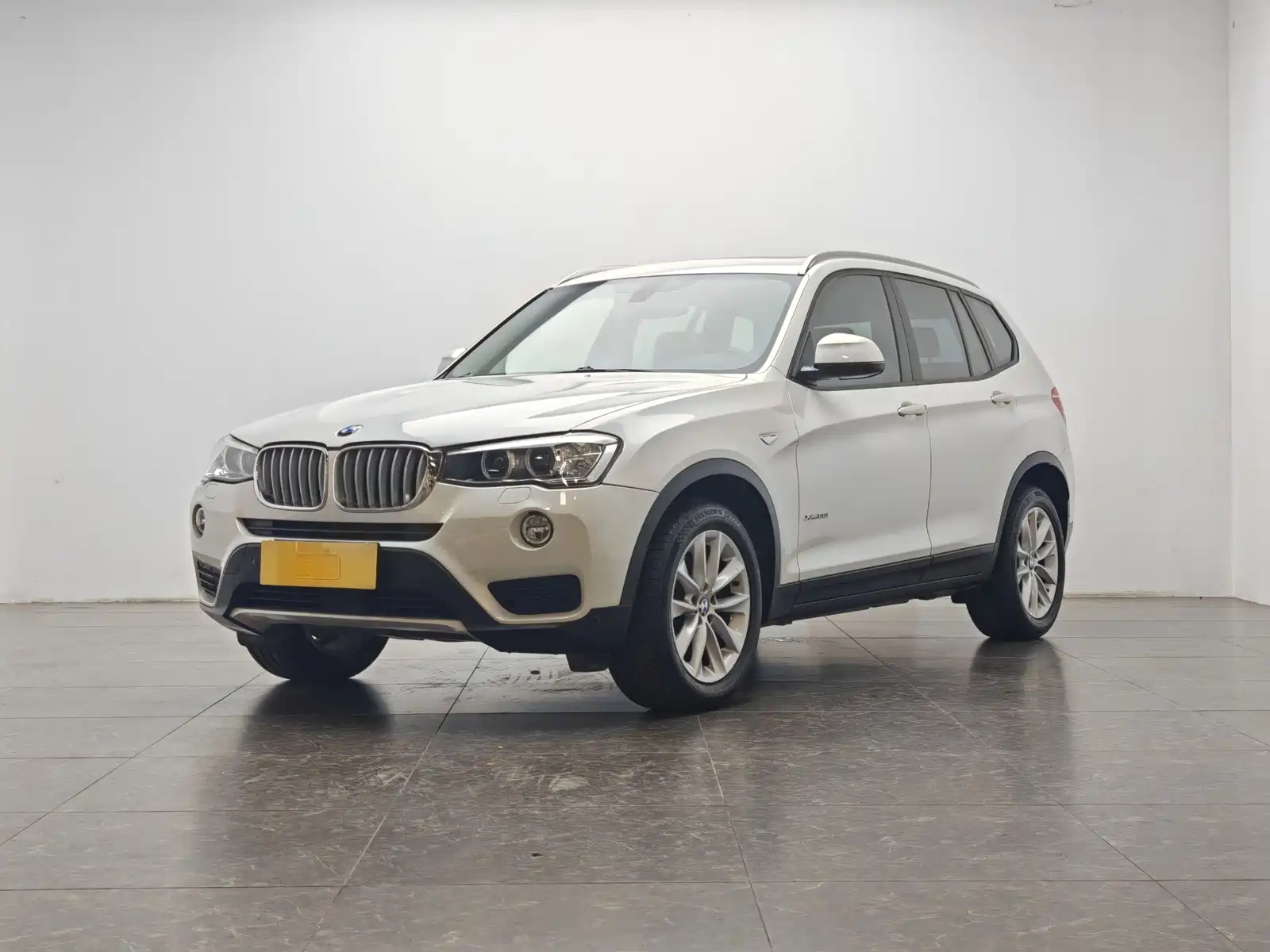 Photo 1 - BMW X3 (Import)