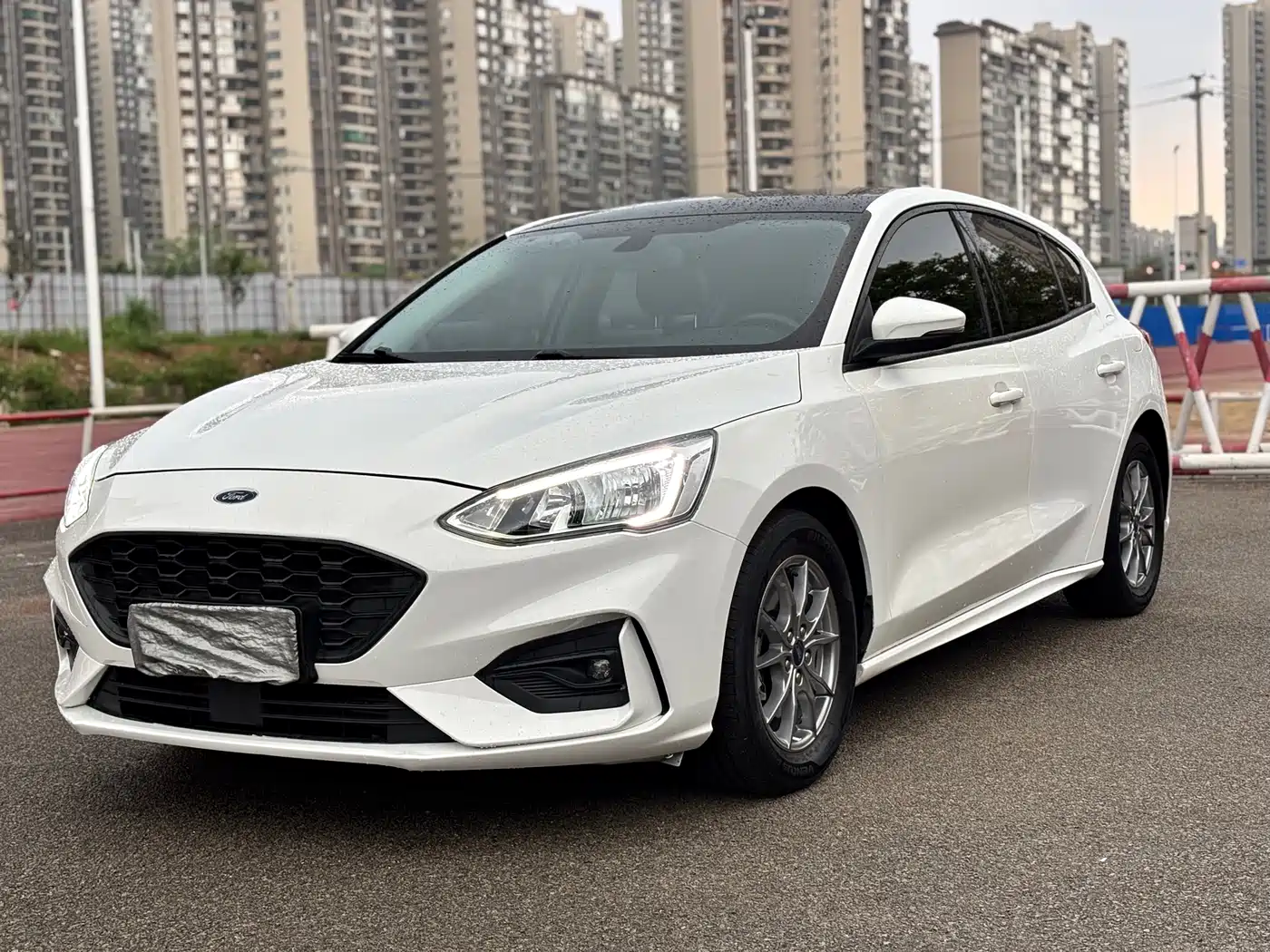 Ford Focus 2020 Hatchback EcoBoost 180 Auto Trend Edition