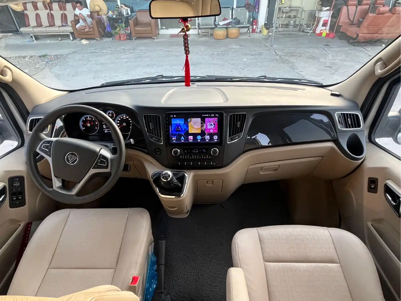 Foton Tuyano 2023 2023 2.0T Passenger Comfort Manual Long Wheelbase Medium Roof Single Rear Tire 9-Seater