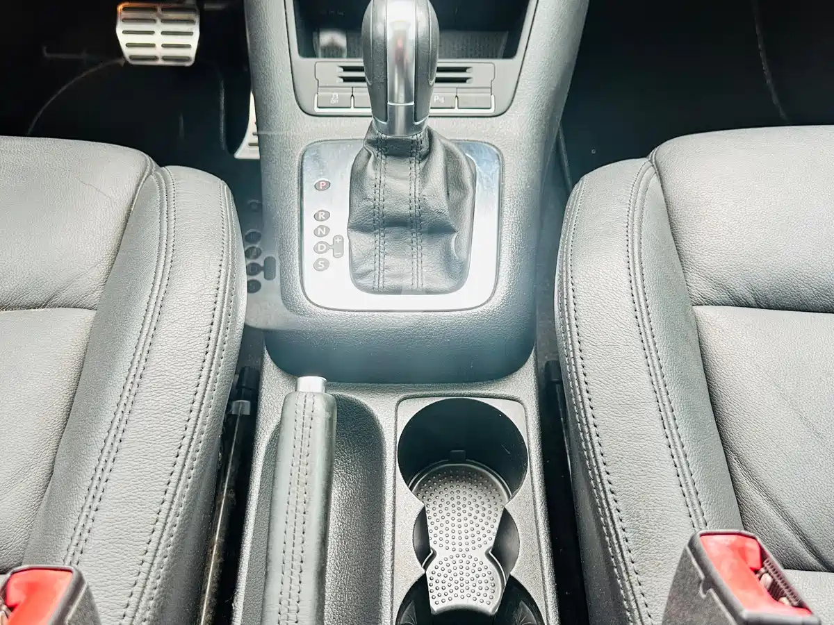 Volkswagen Golf (Import) 2011 1.4TSI Cross Golf фото 28