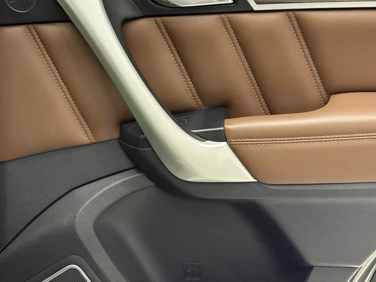 Photo 11 - Haval H9