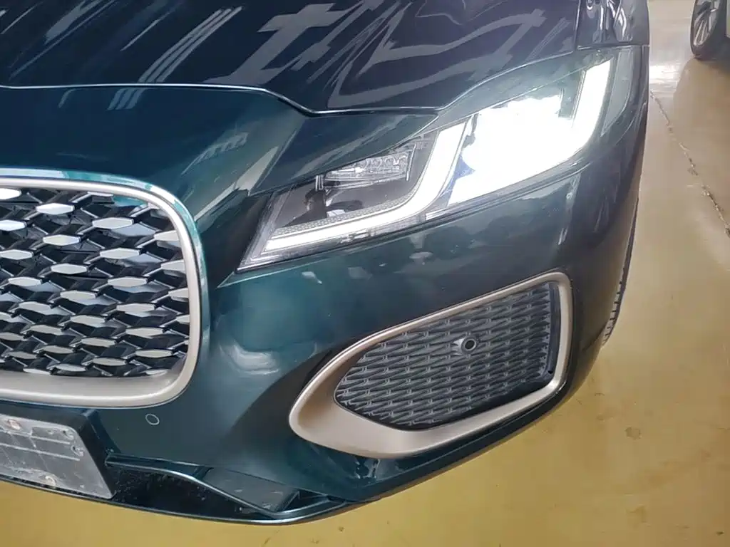 Jaguar XFL 2024 2023 XFL 2.0T P250 2WD Premium Luxury Gilded Edition