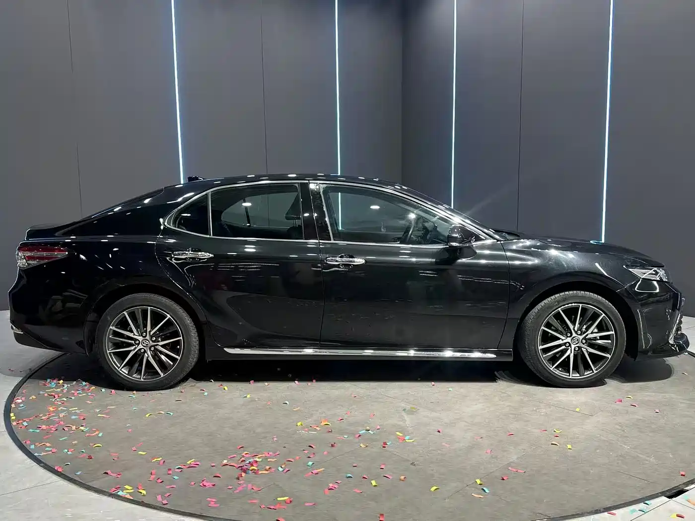 Toyota Camry 2023 2.5G Luxury Edition фото 5