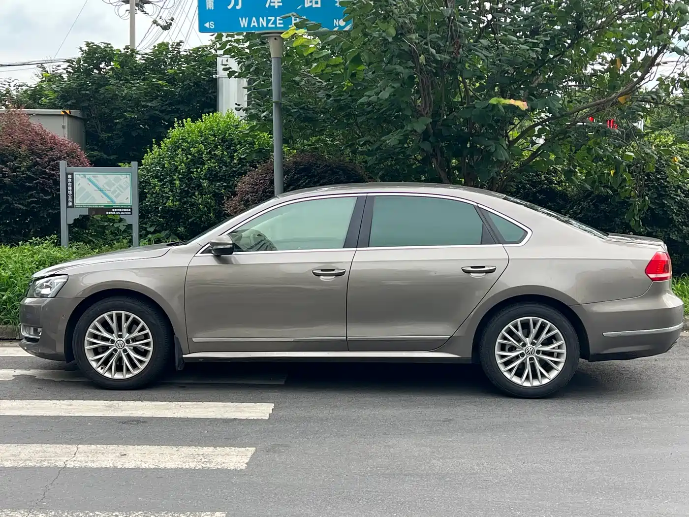 Volkswagen Passat 2011 2011 1.8TSI DSG Royal Edition