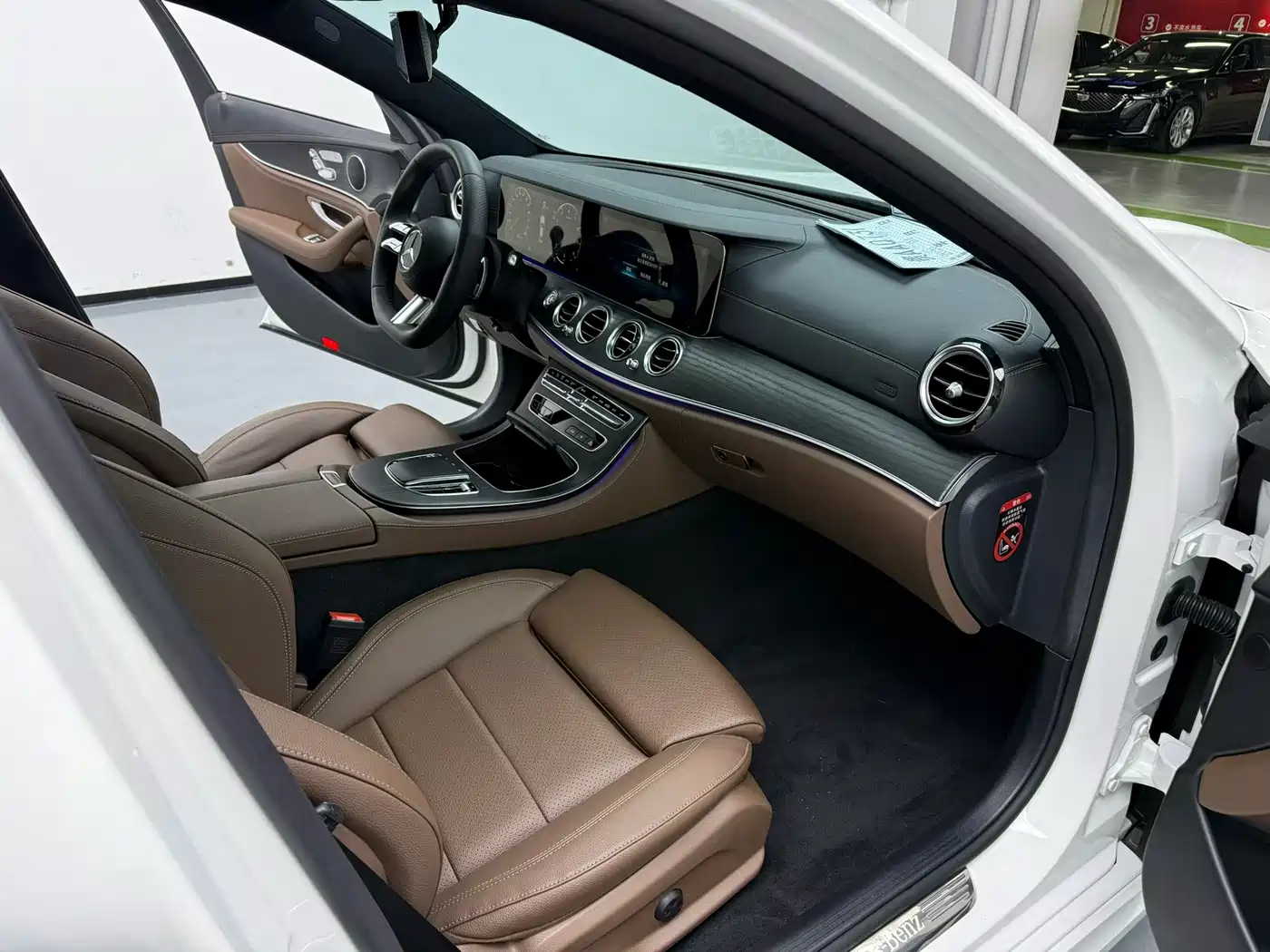 Mercedes-Benz E-Class 2023 E 260 L Sport фото 8