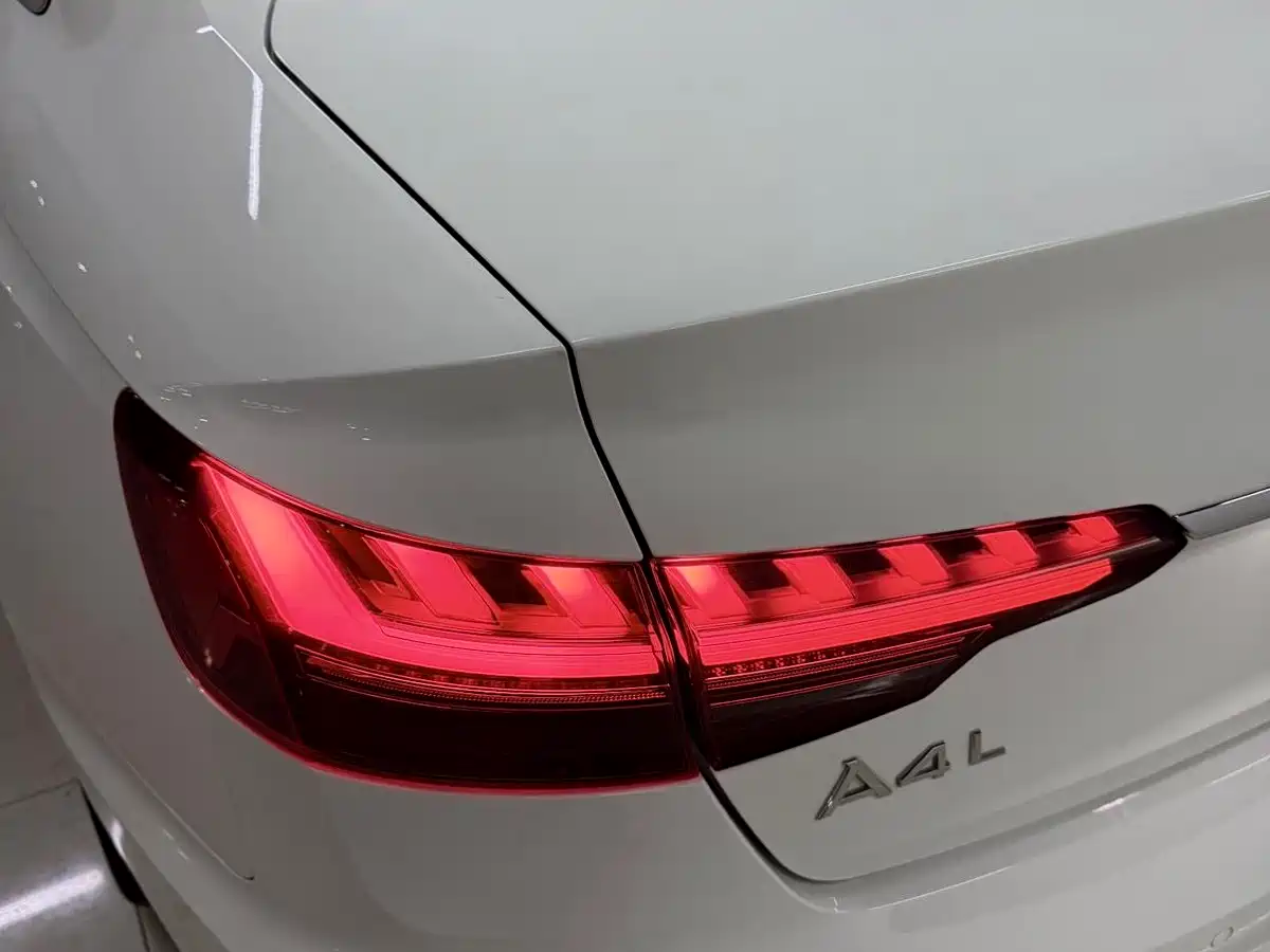 Audi A4L 2020 40 TFSI Fashion Dynamic Edition фото 4