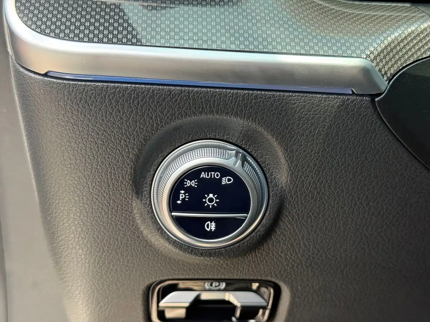 Mercedes-Benz C-Class 2023 C 260 L Sport фото 22