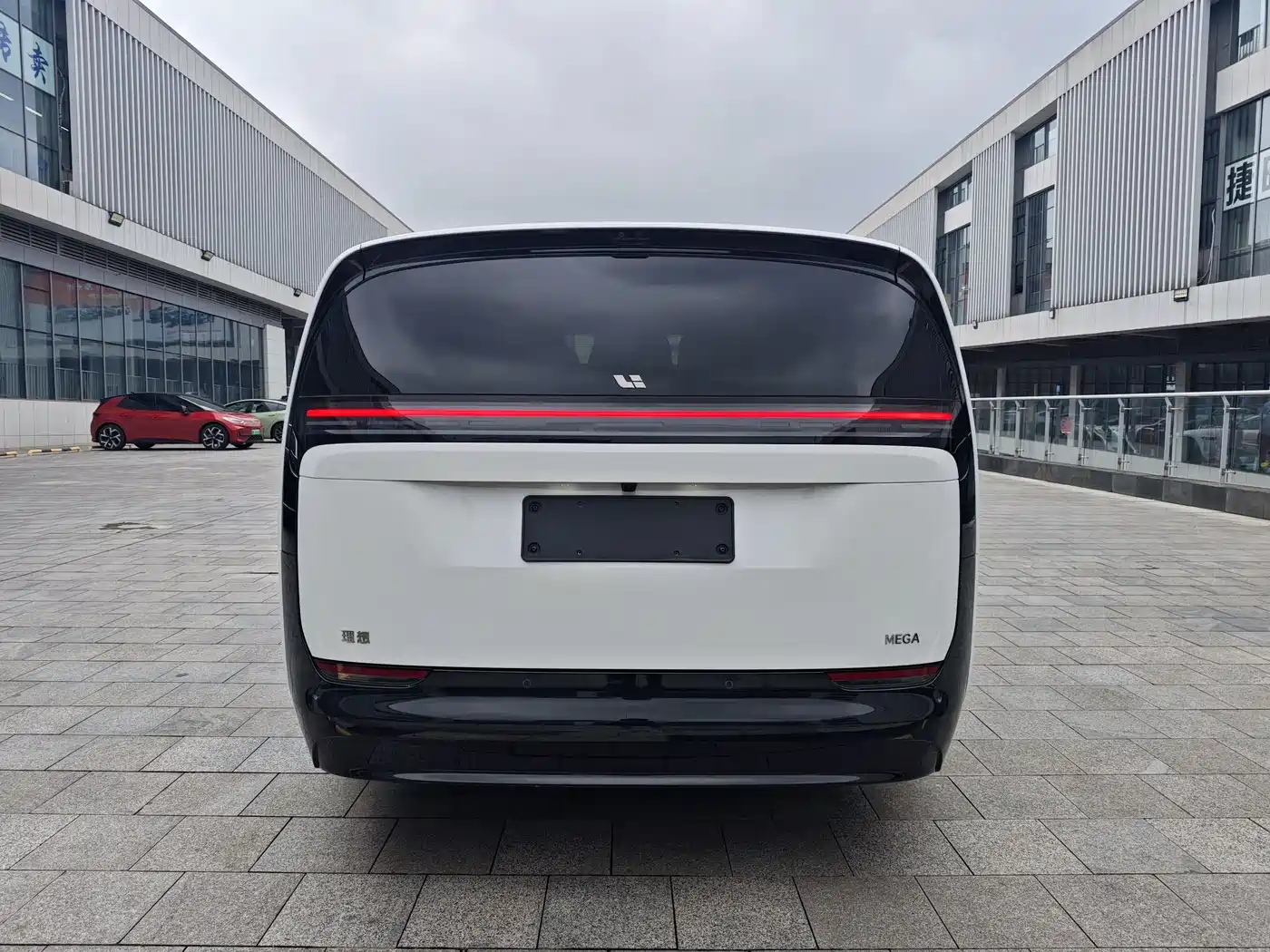 Li Auto MEGA 2025 2025 Model Home Family Special Edition