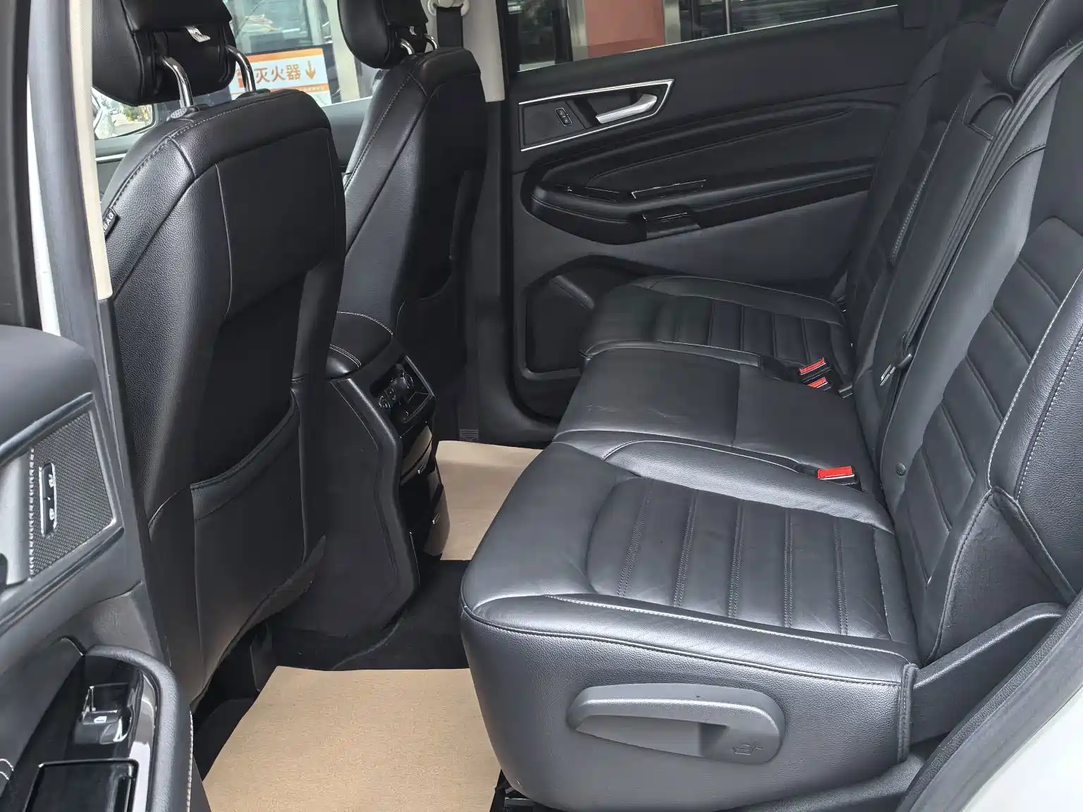 Фото 8 - Ford Edge