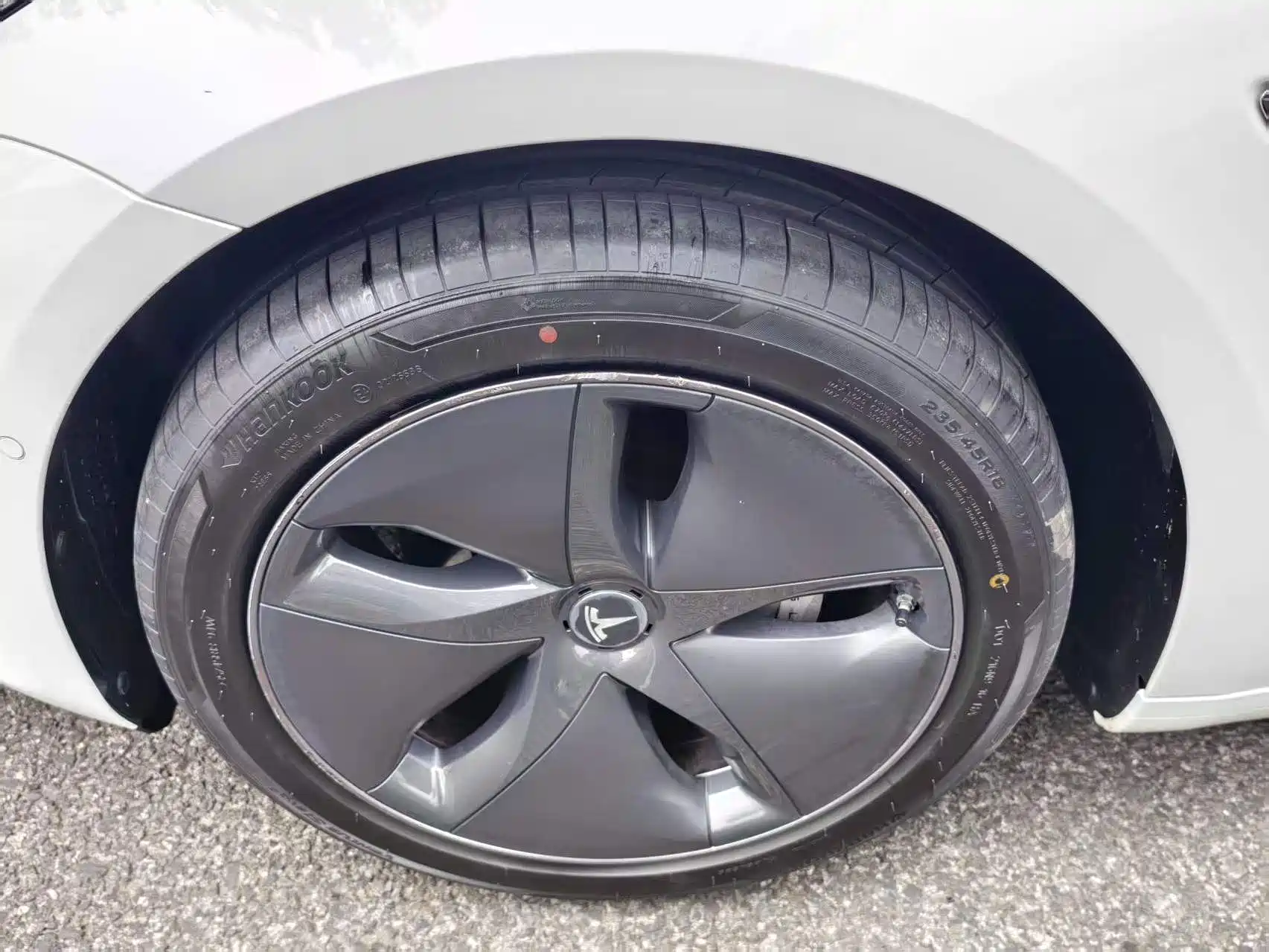 Фото 4 - Tesla Model 3
