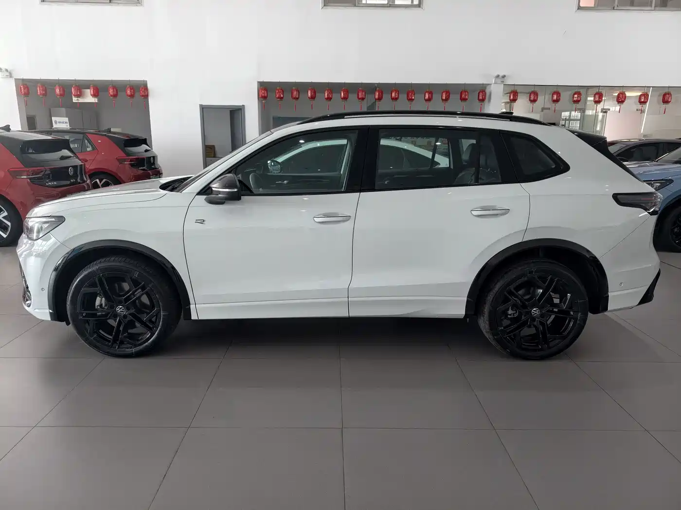 Volkswagen Tiguan L 2026 2026 PRO 380TSI 4WD R-Line Smart Premium Edition