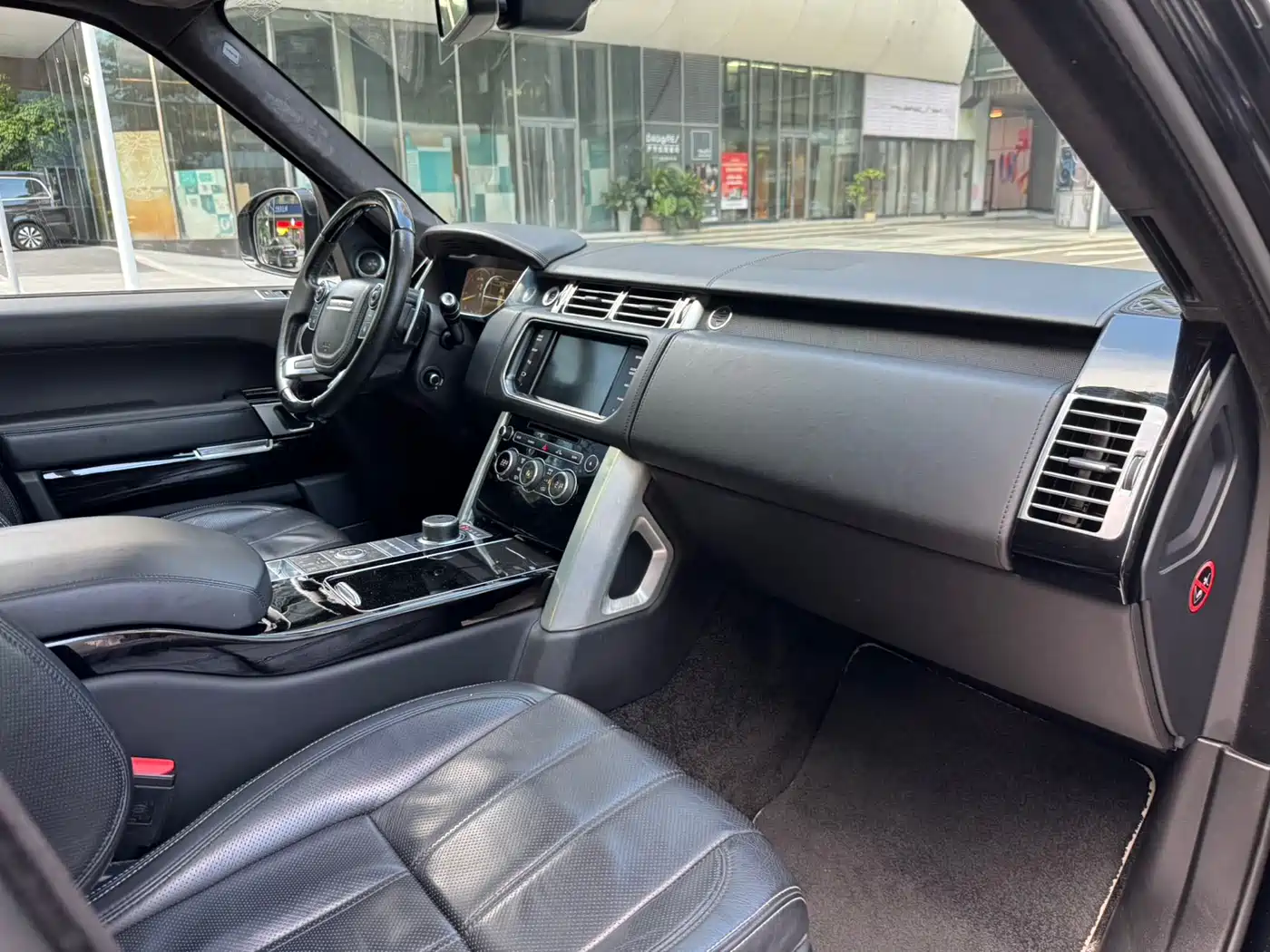 Land Rover Range Rover 2015 3.0 TDV6 Vogue фото 8